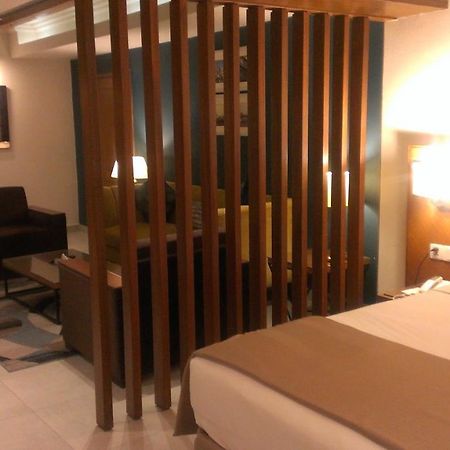 Regent Plaza Hotel & Convention Center Karachi Eksteriør bilde
