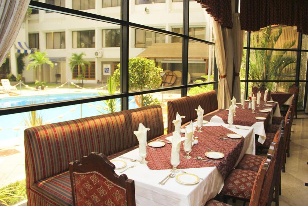 Regent Plaza Hotel & Convention Center Karachi Eksteriør bilde