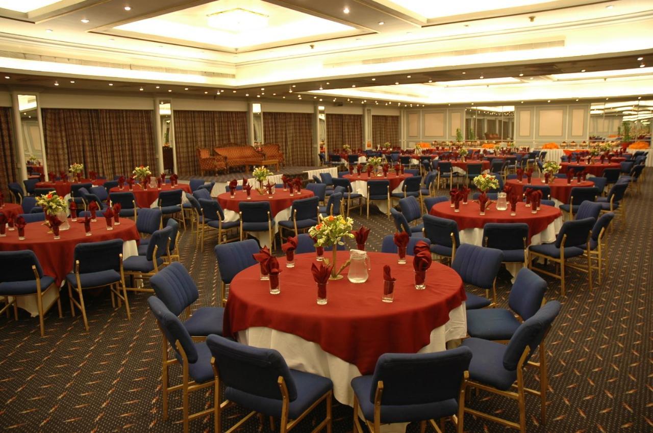Regent Plaza Hotel & Convention Center Karachi Eksteriør bilde