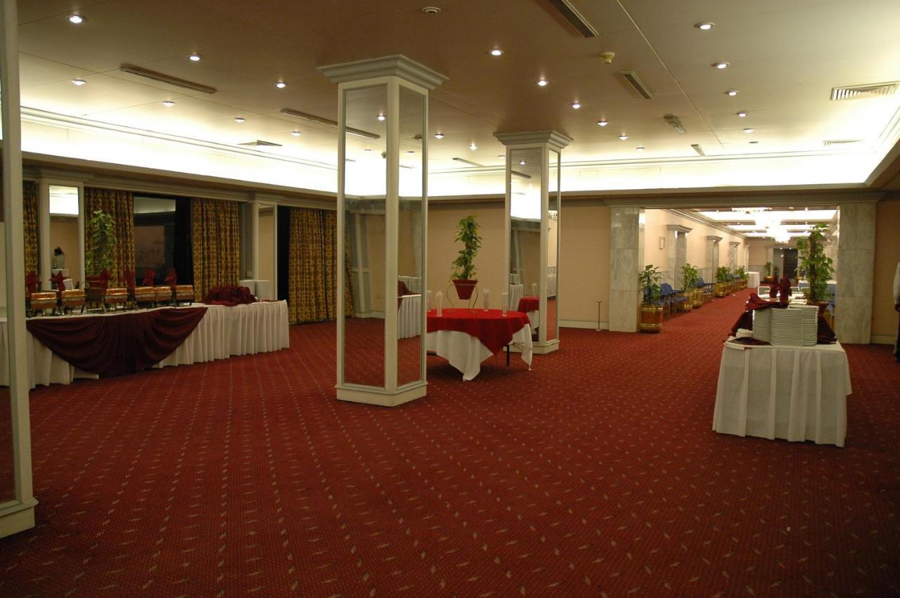 Regent Plaza Hotel & Convention Center Karachi Eksteriør bilde