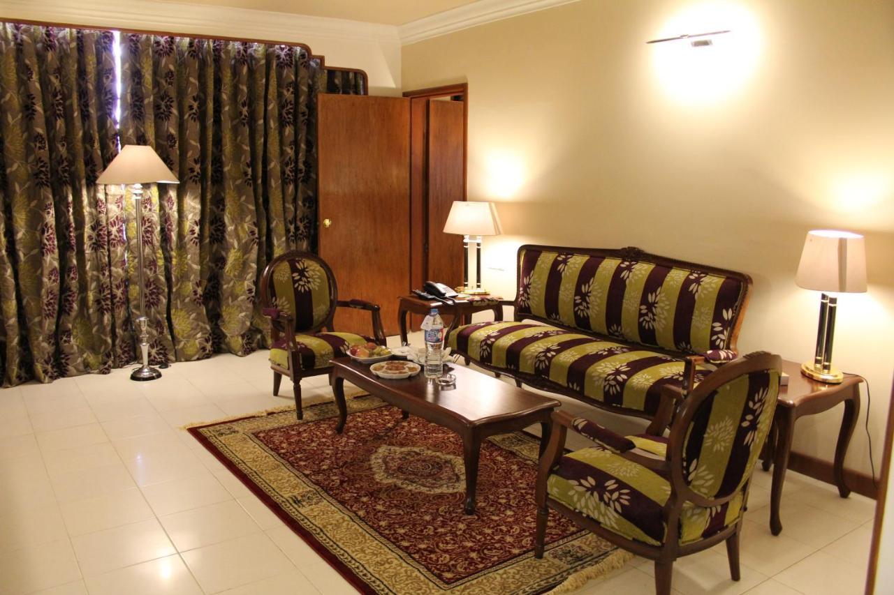 Regent Plaza Hotel & Convention Center Karachi Eksteriør bilde