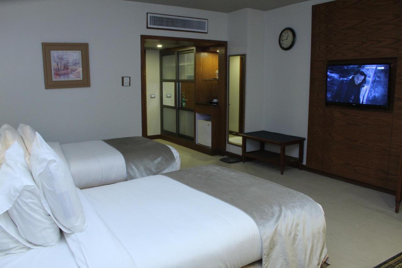 Regent Plaza Hotel & Convention Center Karachi Eksteriør bilde