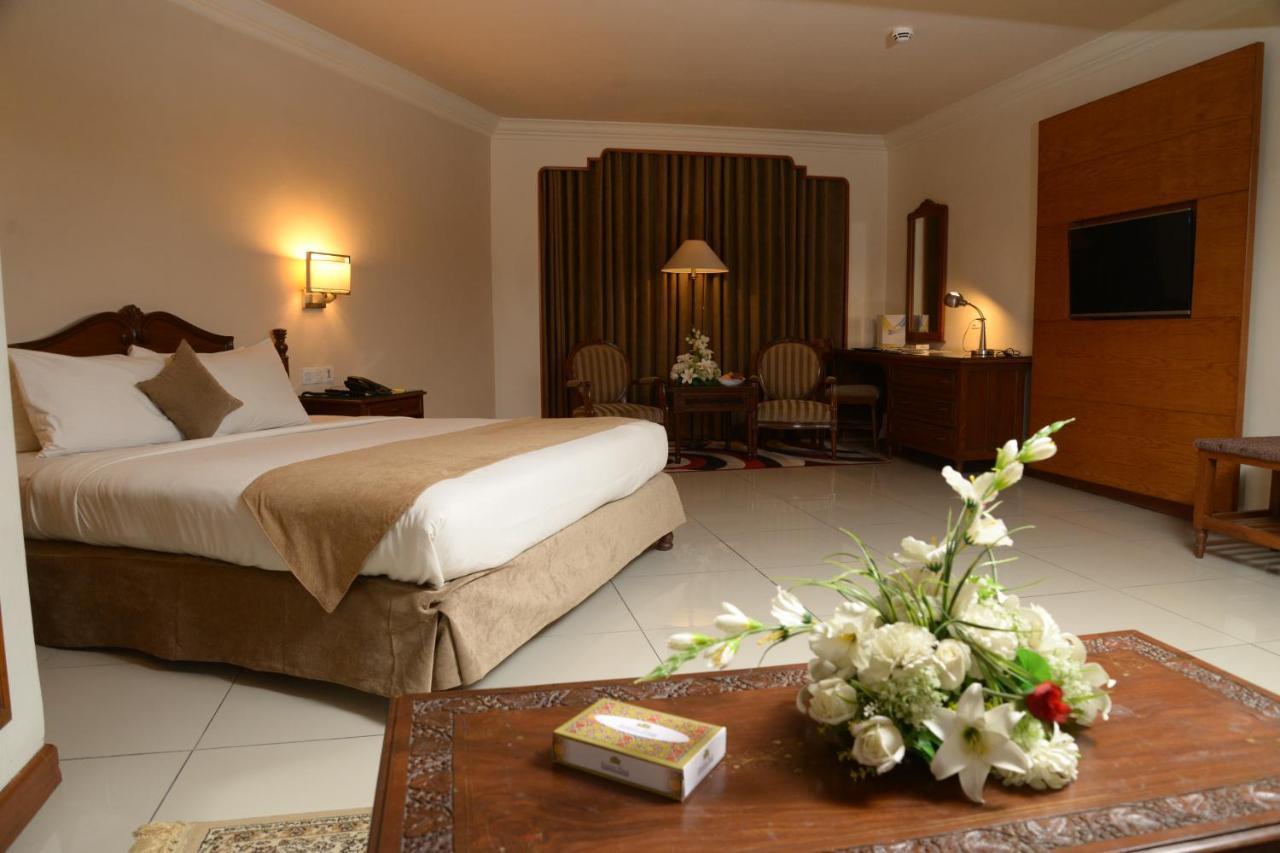 Regent Plaza Hotel & Convention Center Karachi Eksteriør bilde
