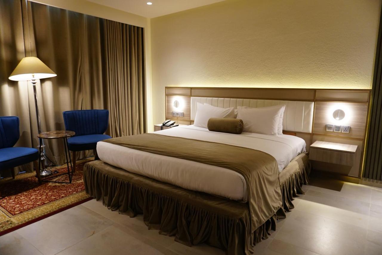 Regent Plaza Hotel & Convention Center Karachi Eksteriør bilde
