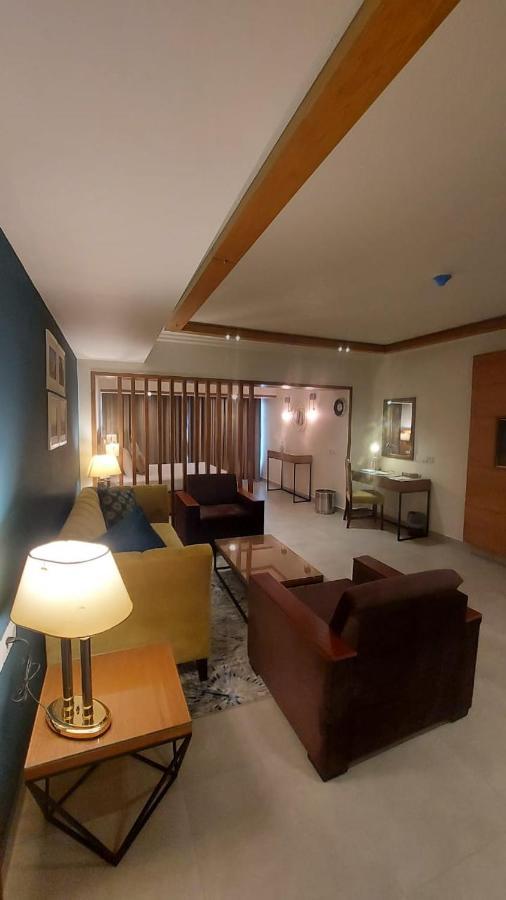 Regent Plaza Hotel & Convention Center Karachi Eksteriør bilde