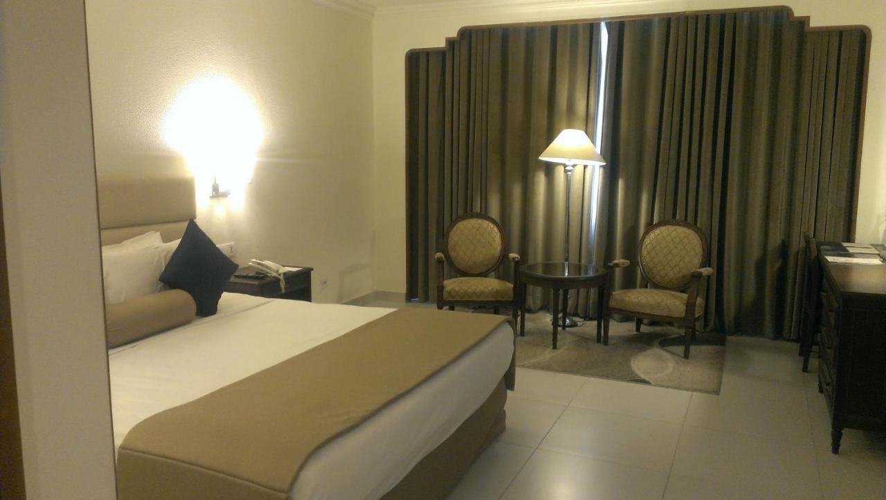 Regent Plaza Hotel & Convention Center Karachi Eksteriør bilde