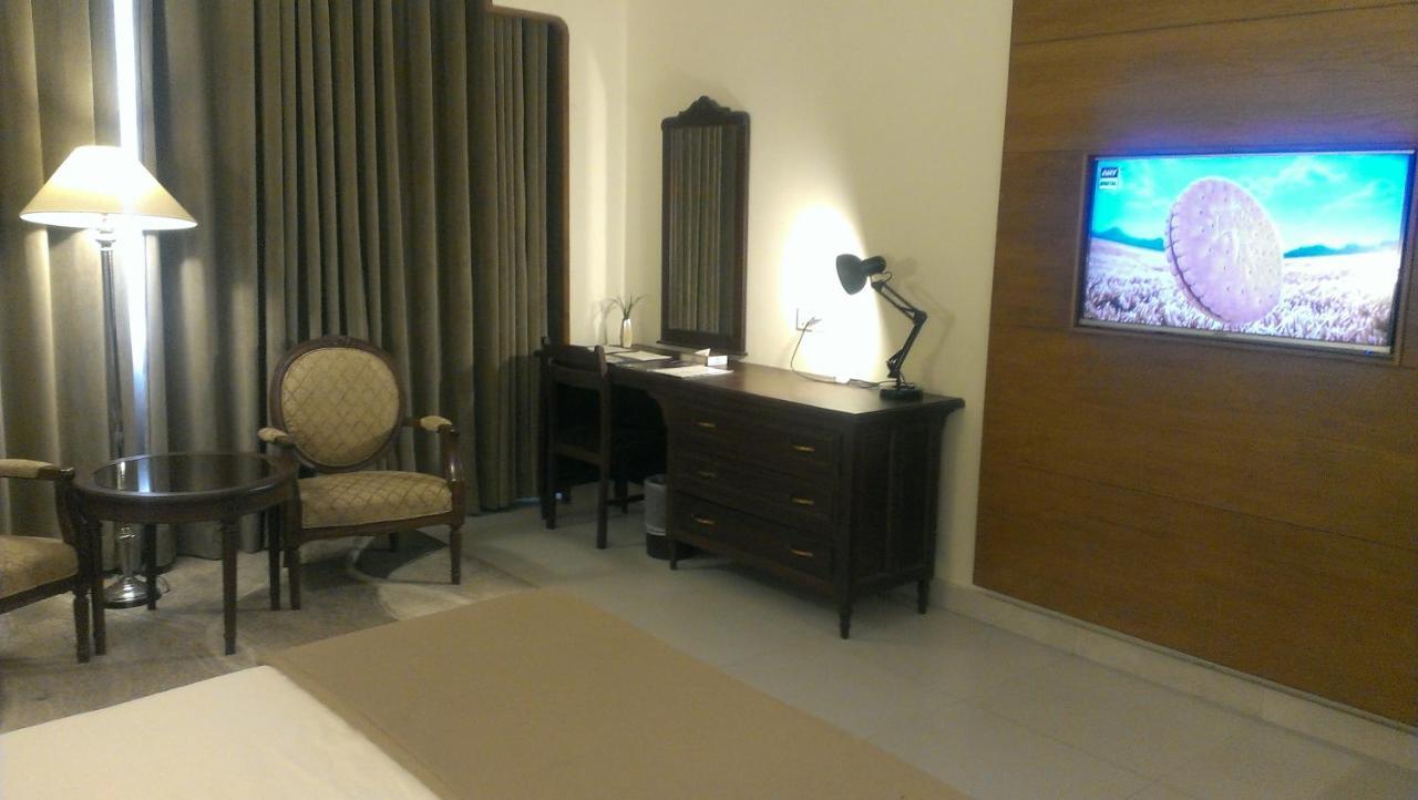 Regent Plaza Hotel & Convention Center Karachi Eksteriør bilde