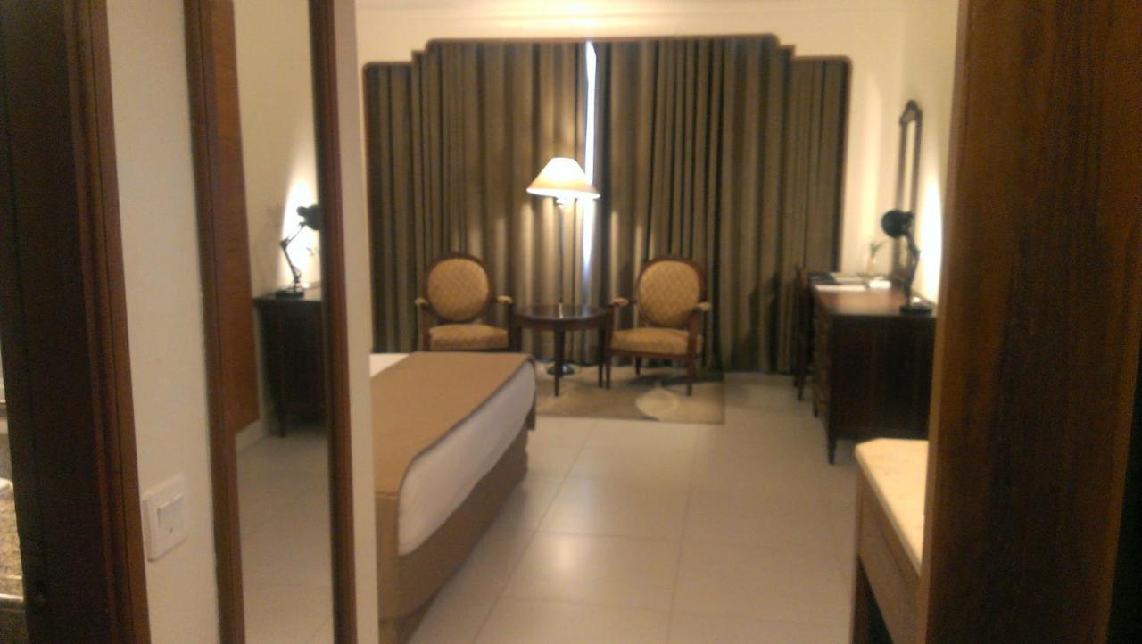 Regent Plaza Hotel & Convention Center Karachi Eksteriør bilde